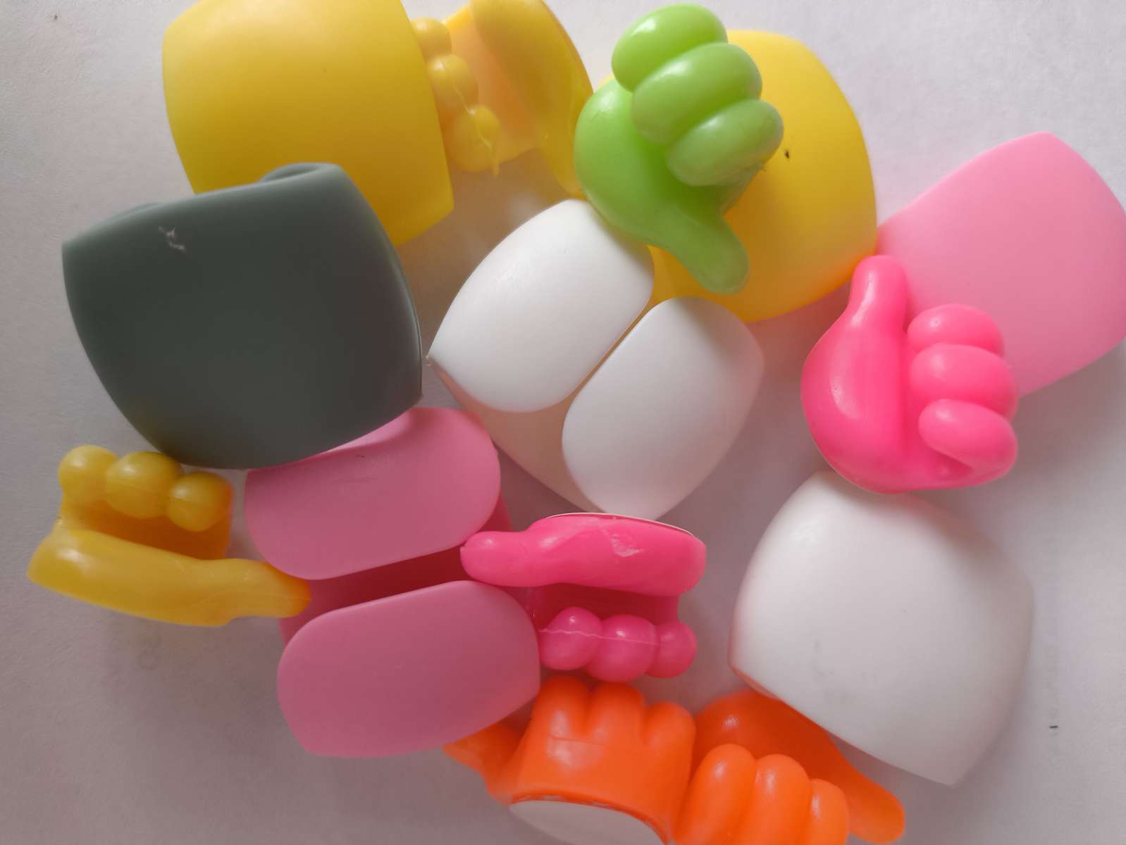 Kolorowe klipy i inne puzzle online ze zdjęcia