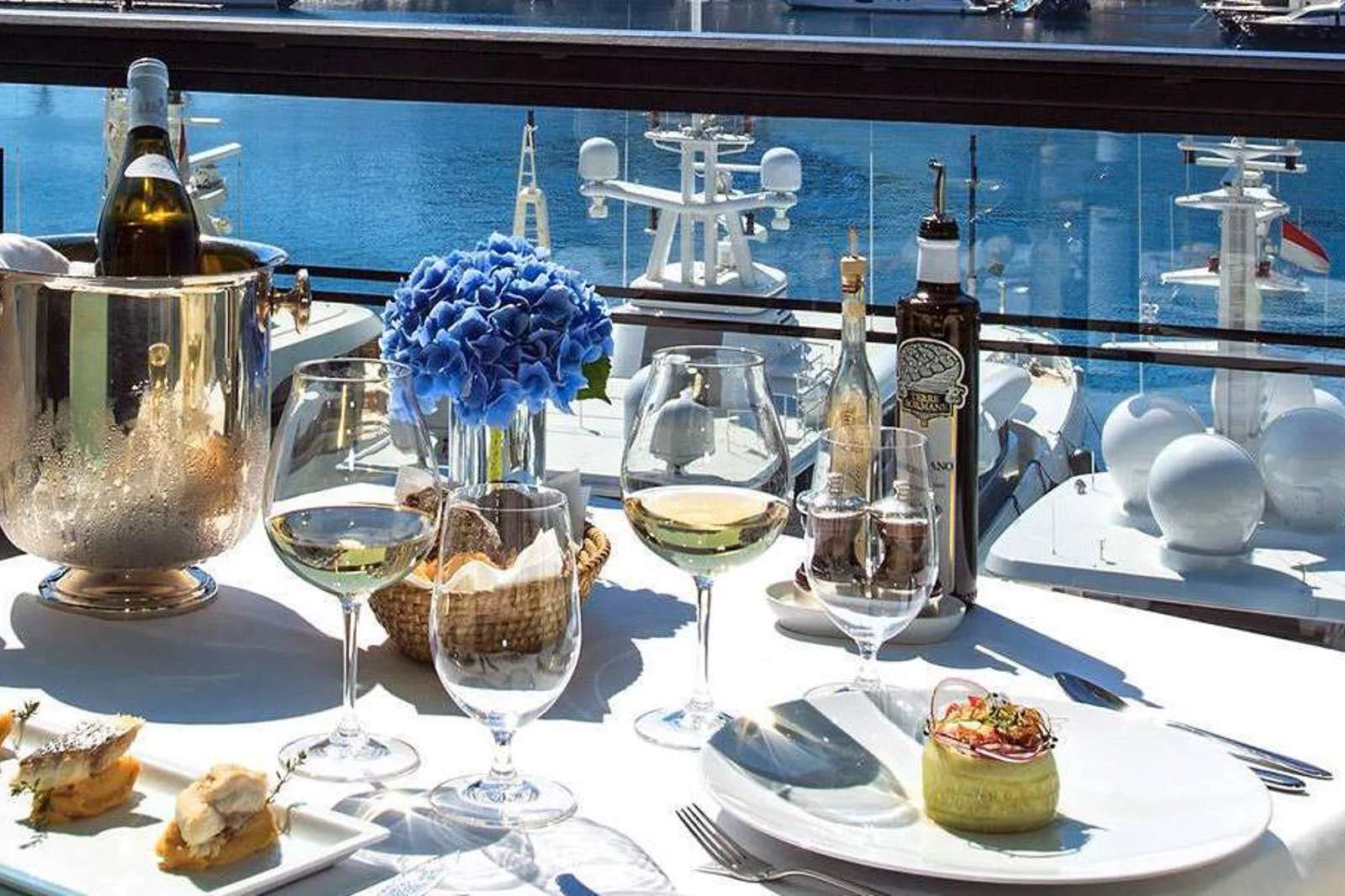 monaco cafe puzzle online from photo