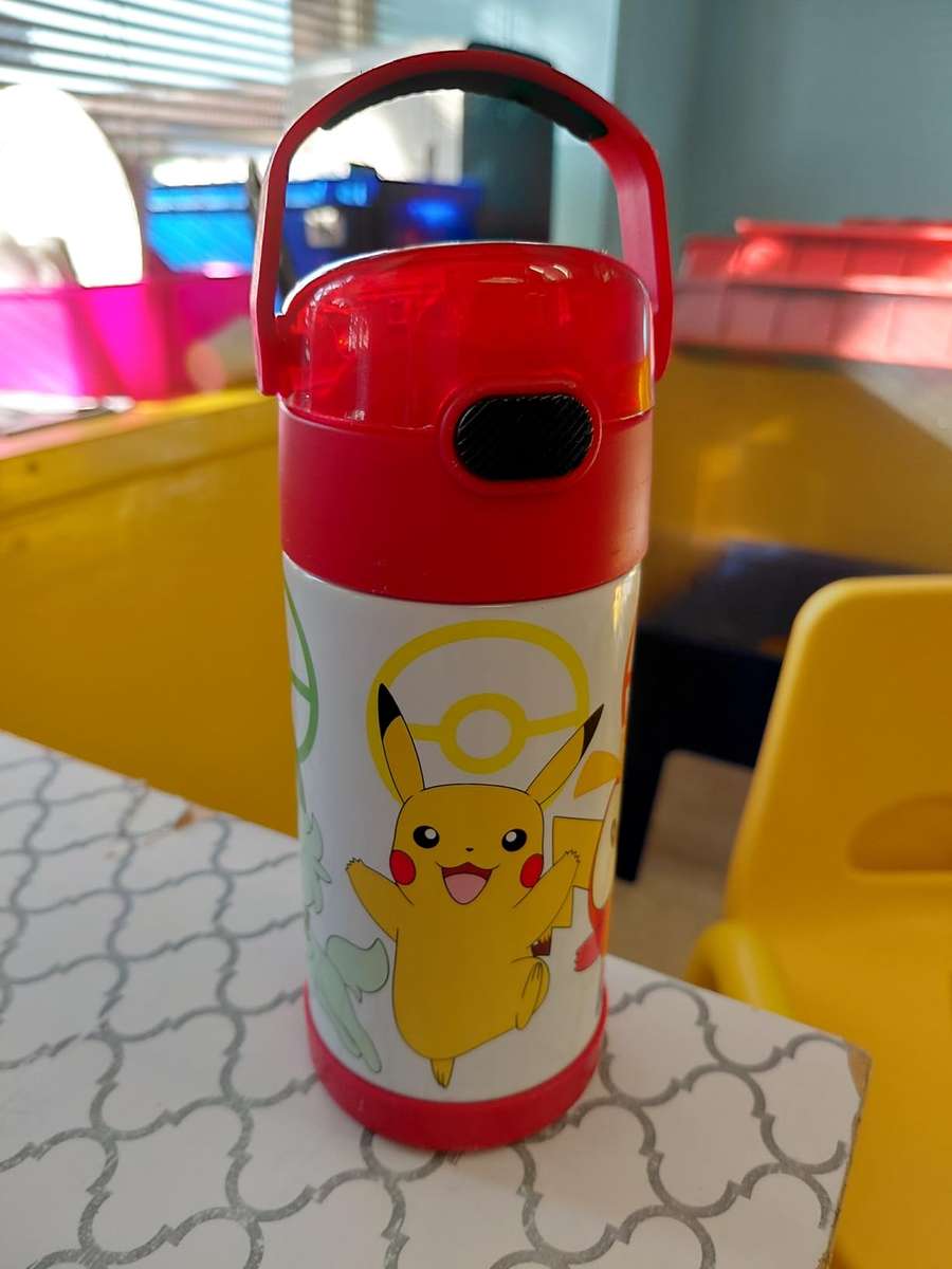Sticla de apă Pokemon Funtainer de 12 oz la grădiniță puzzle online