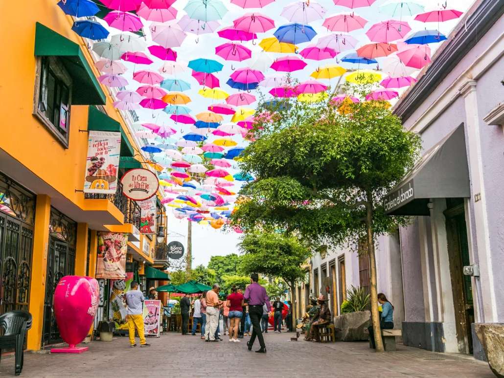 Straat in Tlaquepaque puzzel online van foto